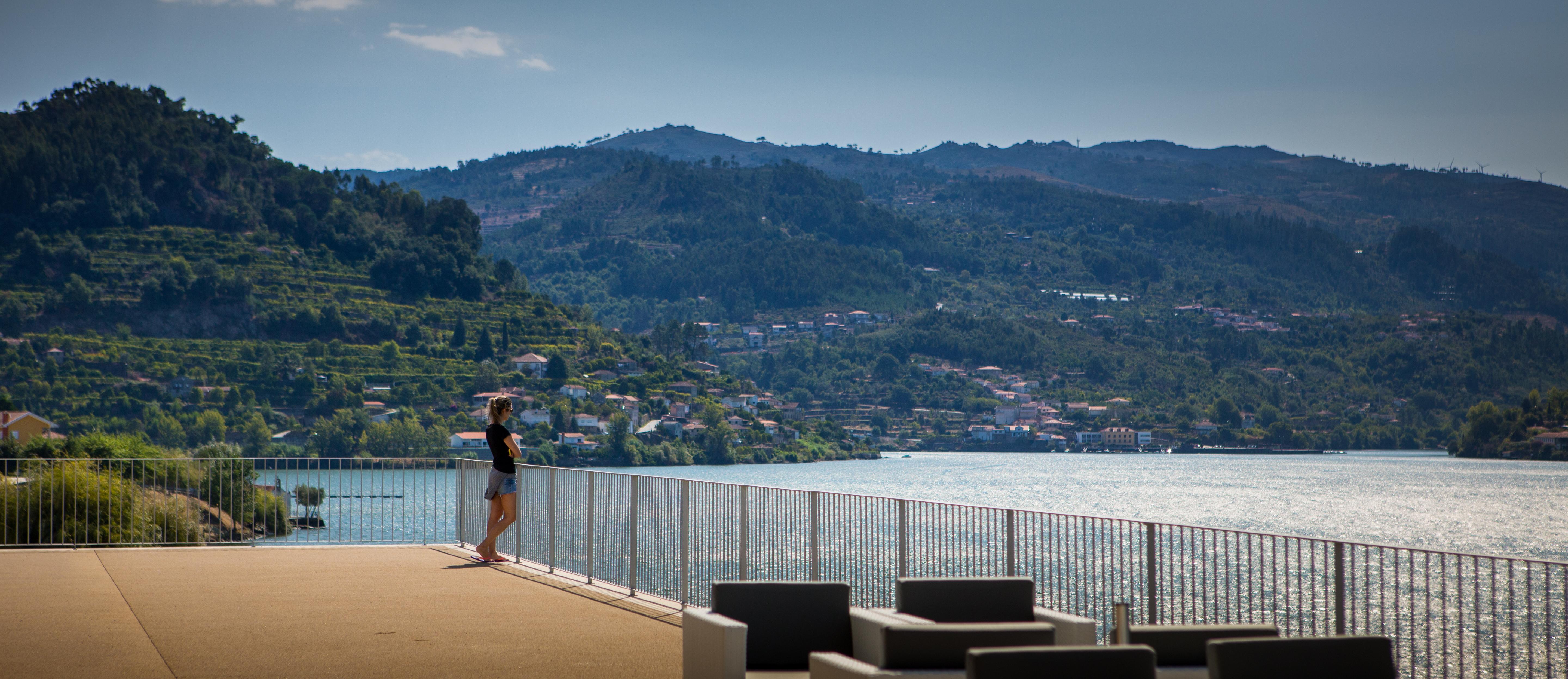 Douro Royal Valley Hotel & Spa Рибадору Экстерьер фото View of the bay from the hotel