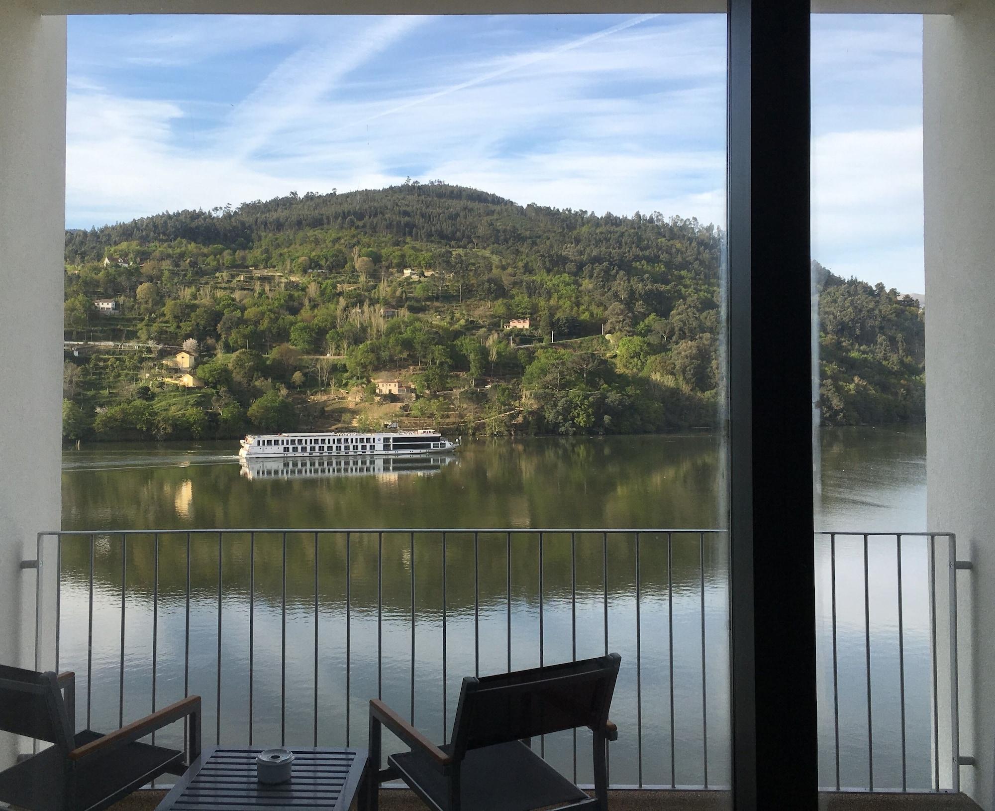 Douro Royal Valley Hotel & Spa Рибадору Экстерьер фото View of the River Douro from the hotel